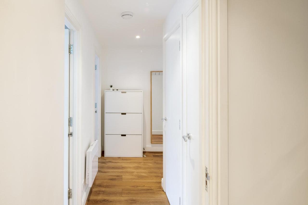 Comfortable And Bright Apartment In Tower Bridge ลอนดอน ภายนอก รูปภาพ