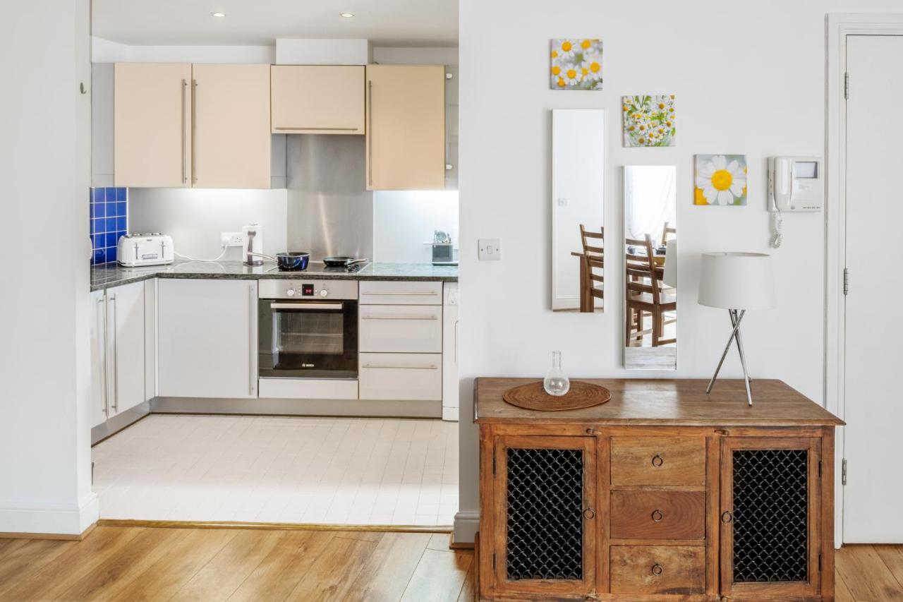 Comfortable And Bright Apartment In Tower Bridge ลอนดอน ภายนอก รูปภาพ