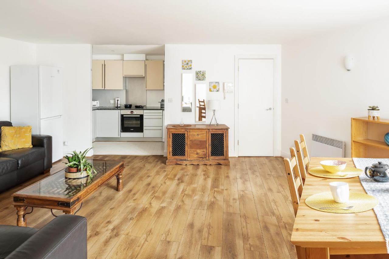 Comfortable And Bright Apartment In Tower Bridge ลอนดอน ภายนอก รูปภาพ