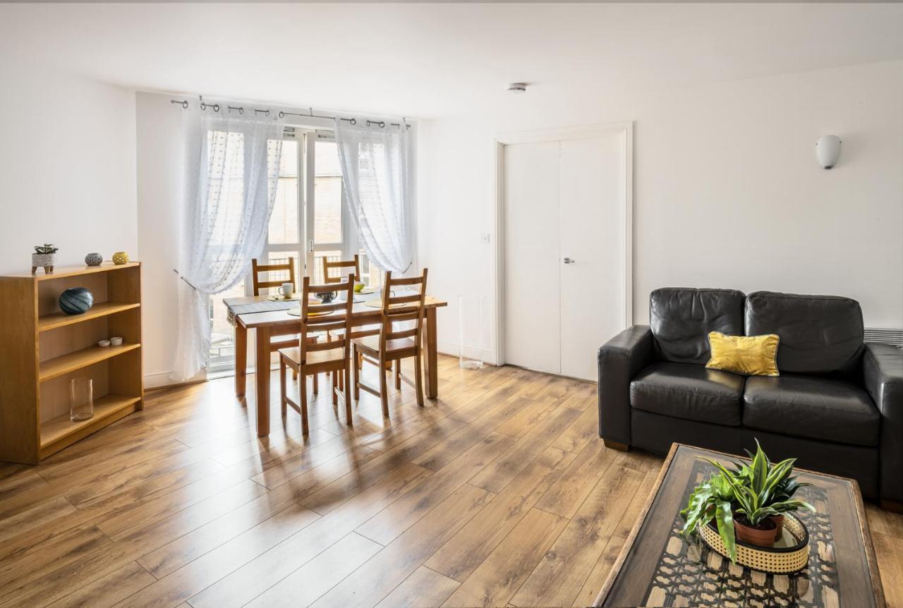 Comfortable And Bright Apartment In Tower Bridge ลอนดอน ภายนอก รูปภาพ